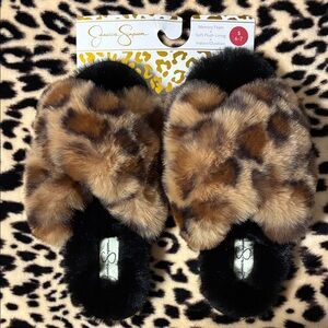 🎀 Jessica Simpson Fuzzy Leopard Slippers 🎀